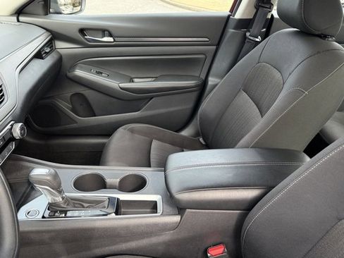 Used 2025 Nissan Altima 2.5 SV image 23