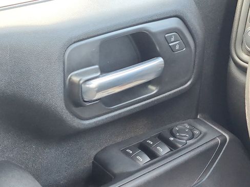 Used 2023 Chevrolet Silverado 2500 Custom w/ Custom Convenience Package image 12