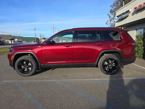 New 2025 Jeep Grand Cherokee L Limited image 7