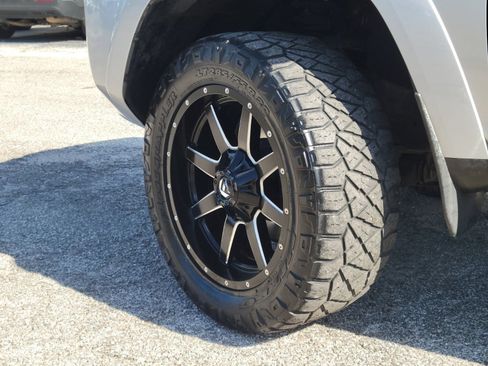 Used 2019 Toyota 4Runner SR5 Premium image 32