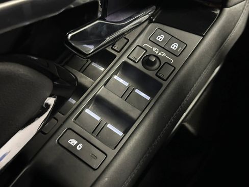 Used 2023 Land Rover Range Rover Evoque SE AWD/4WD image 33