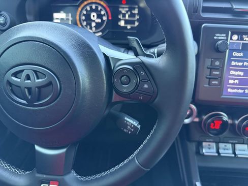 Used 2022 Toyota GR86 w/ ALL Weather Mat Package (TMS) RWD image 13