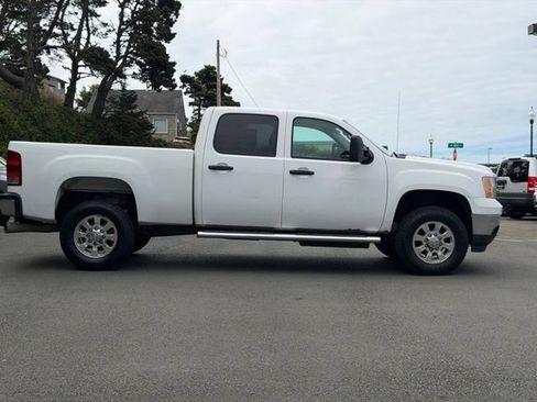 Used 2014 GMC Sierra 2500 SLE w/ SLE Preferred Package AWD/4WD image 5