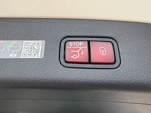 Used 2026 Mercedes-Benz GLC 300 GLC 300 image 36