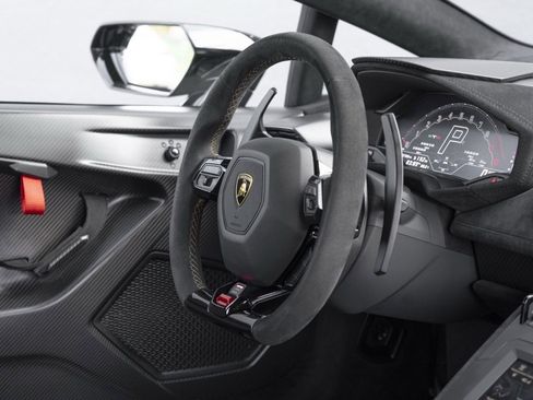 Used 2022 Lamborghini Huracan STO image 43