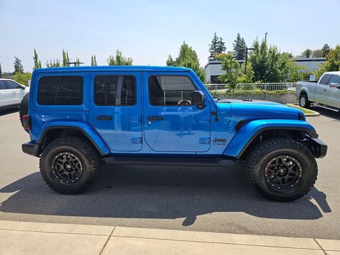 Used 2021 Jeep Wrangler Unlimited Sahara AWD/4WD image 6