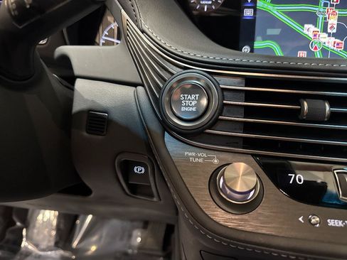 Used 2018 Lexus LS 500 w/ Accessory Package (Z1) RWD image 47