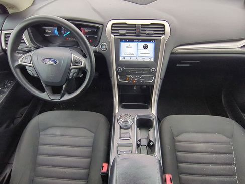 Used 2018 Ford Fusion SE w/ Fusion SE Technology Package image 15