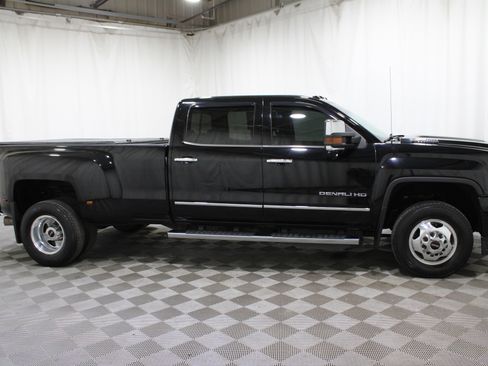 Used 2019 GMC Sierra 3500 Denali w/ Duramax Plus Package image 27