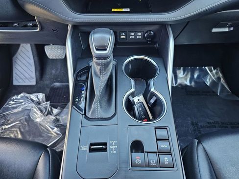 Used 2023 Toyota Highlander XLE image 26