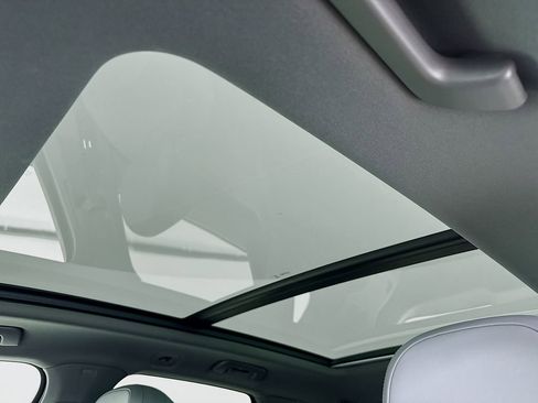 Certified 2023 Porsche Cayenne AWD/4WD image 22