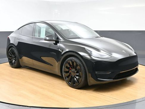 Used 2024 Tesla Model Y Performance AWD/4WD image 2