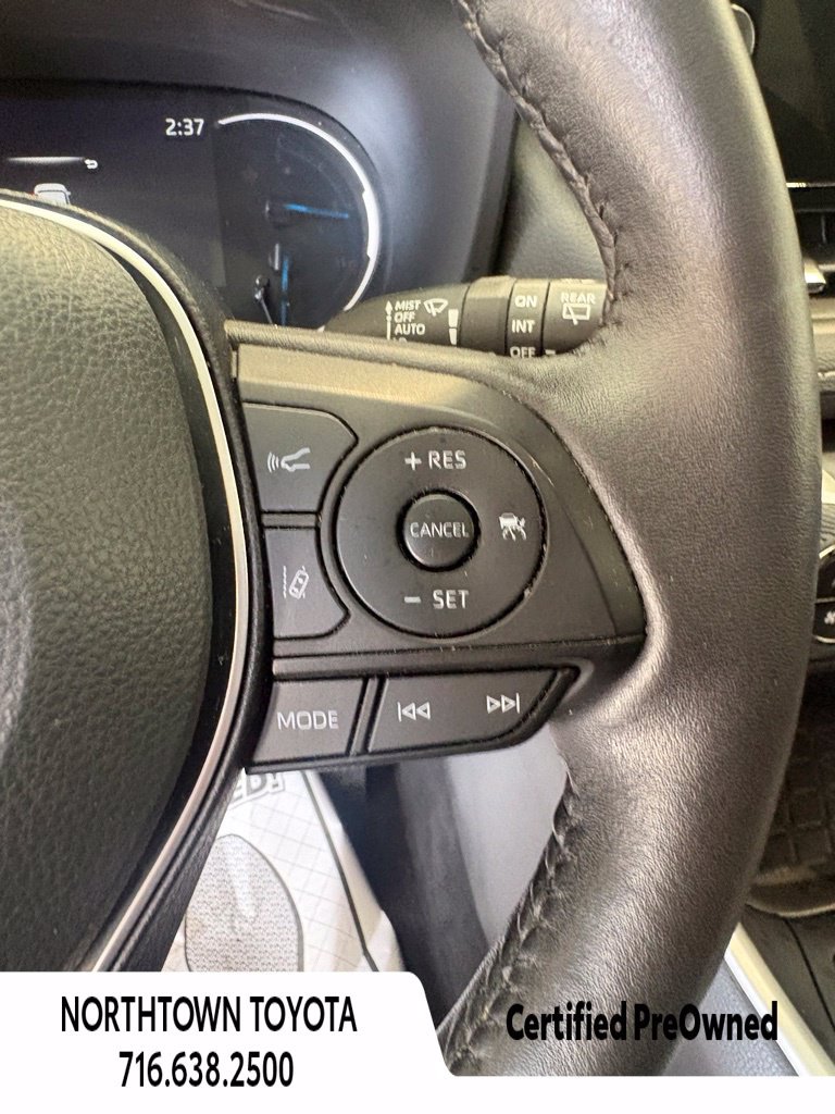 Used 2023 Toyota RAV4 XLE Premium AWD/4WD image 27