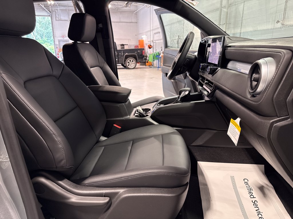 New 2026 Chevrolet Colorado LT w/ LT Convenience Package AWD/4WD image 26