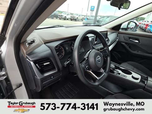Used 2021 Nissan Rogue SV AWD/4WD image 14