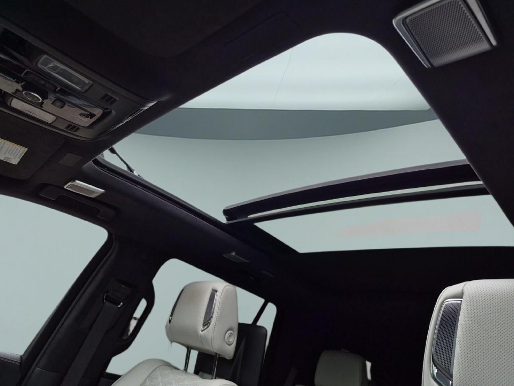Certified 2025 Cadillac Escalade Sport Platinum AWD/4WD image 19