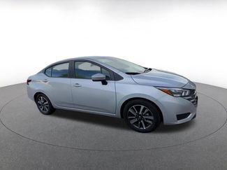 Used 2025 Nissan Versa SV FWD video 2