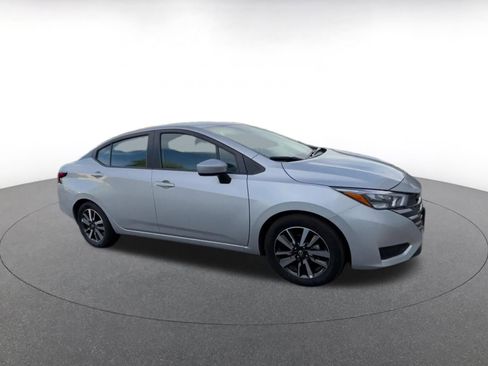 Used 2025 Nissan Versa SV FWD image 2