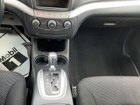 Used 2019 Dodge Journey SE w/ Connectivity Group FWD image 21