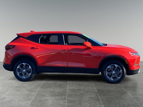 Used 2025 Chevrolet Blazer LT FWD image 6