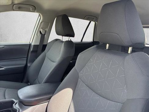 Used 2025 Toyota RAV4 XLE FWD image 20