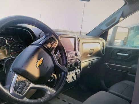 Used 2023 Chevrolet Silverado 2500 LT w/ Convenience Package image 4