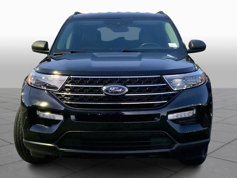 Used 2023 Ford Explorer XLT w/ Equipment Group 202A image 4