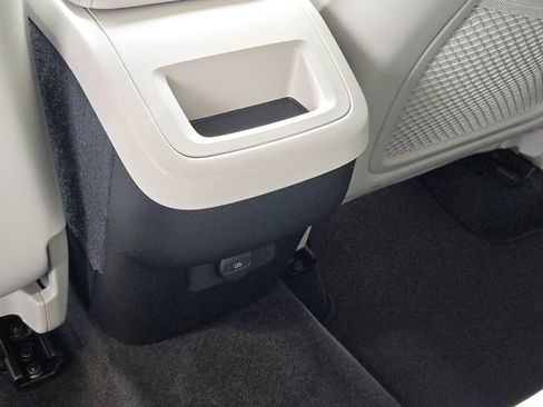 Used 2023 Volvo XC60 B5 Plus w/ Protection Package Premier image 16