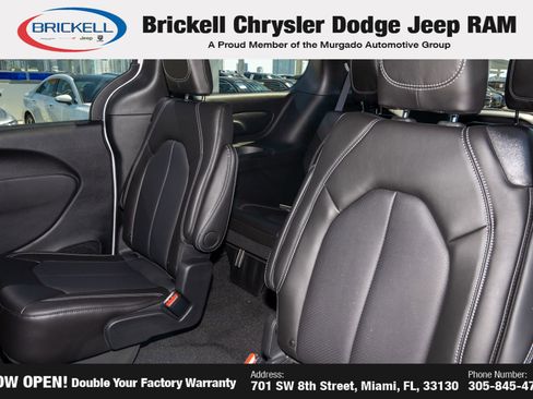 New 2026 Chrysler Pacifica Select image 16