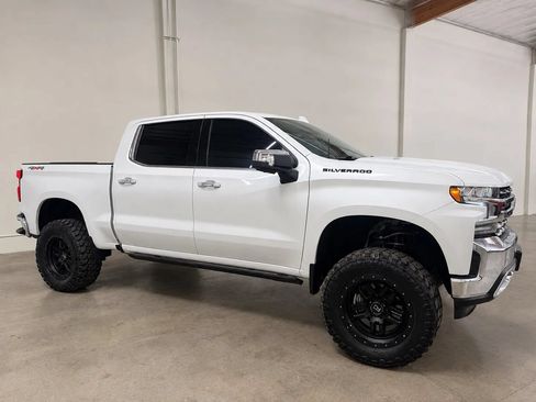 Used 2020 Chevrolet Silverado 1500 LTZ w/ Technology Package AWD/4WD image 4