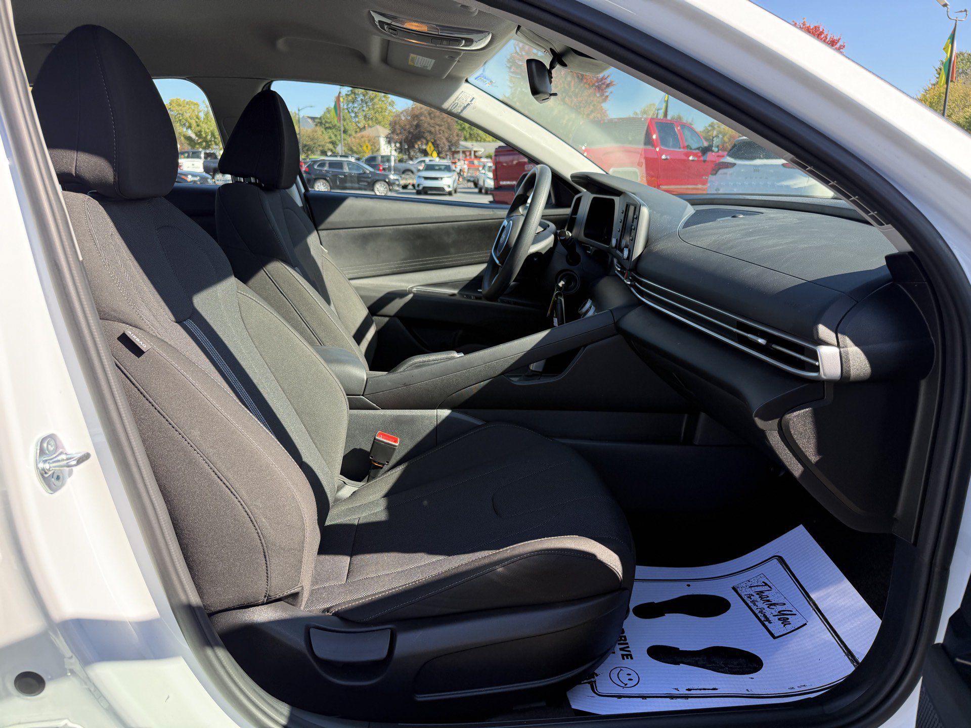 Used 2025 Hyundai Elantra SE FWD image 24