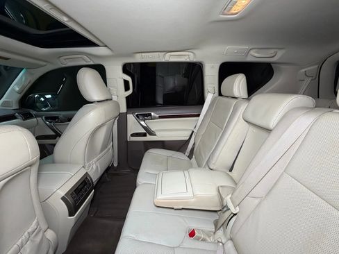 Used 2016 Lexus GX 460 image 25