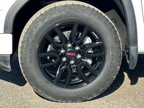Used 2023 GMC Sierra 1500 Elevation image 42
