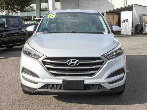 Used 2016 Hyundai Tucson SE image 2
