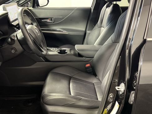 Used 2023 Toyota Venza Limited AWD/4WD image 13