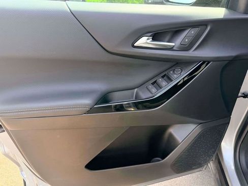 Used 2025 Chevrolet Equinox LT FWD image 15