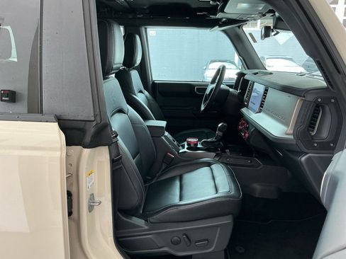 Used 2025 Ford Bronco Outer Banks AWD/4WD image 32