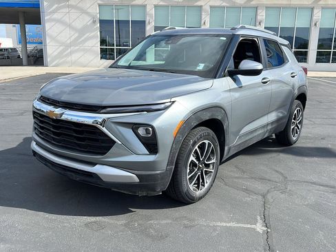 Used 2025 Chevrolet TrailBlazer LT AWD/4WD image 5