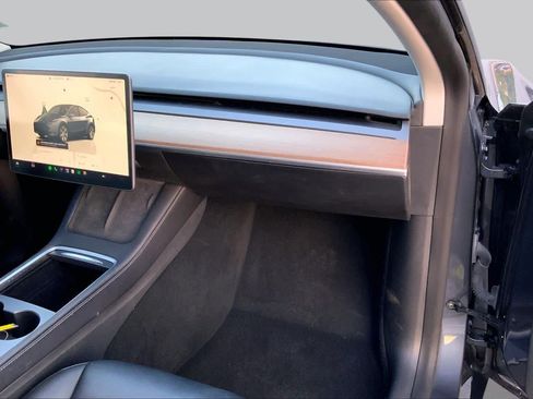 Used 2022 Tesla Model Y Long Range AWD/4WD image 16