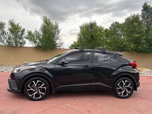 Used 2018 Toyota C-HR XLE FWD image 5