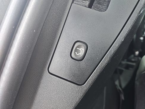 Used 2020 Dodge Grand Caravan SXT w/ Driver Convenience Group FWD image 14