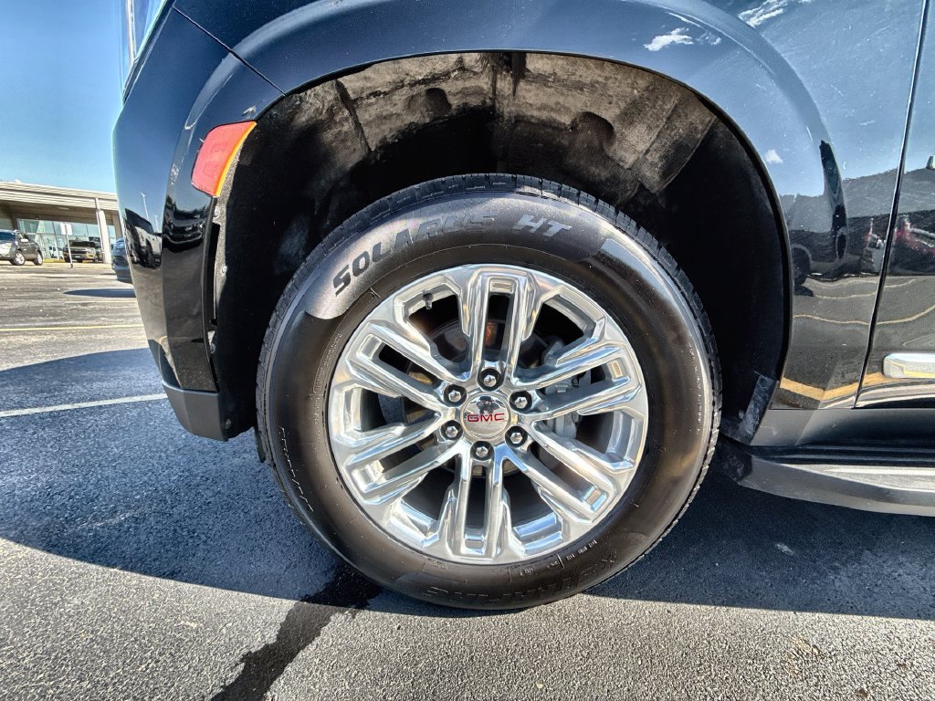 Used 2024 GMC Yukon XL SLT RWD image 13
