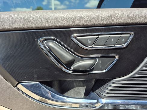 Used 2021 Lincoln Corsair FWD image 15
