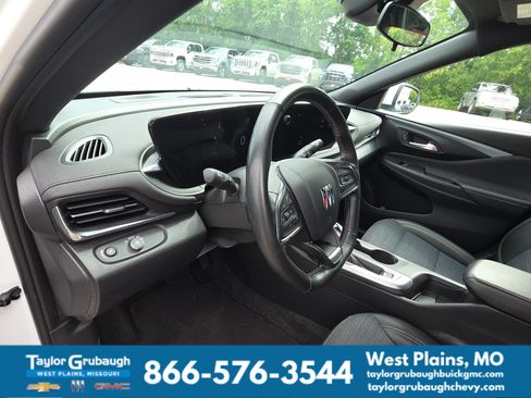 Used 2025 Buick Envista Preferred w/ Convenience I Package FWD image 14