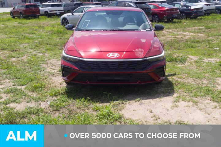 Used 2025 Hyundai Elantra Sport FWD image 2