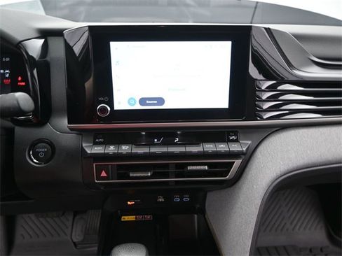 Used 2025 Toyota Camry LE image 6