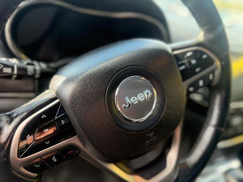 Used 2019 Jeep Grand Cherokee High Altitude image 22