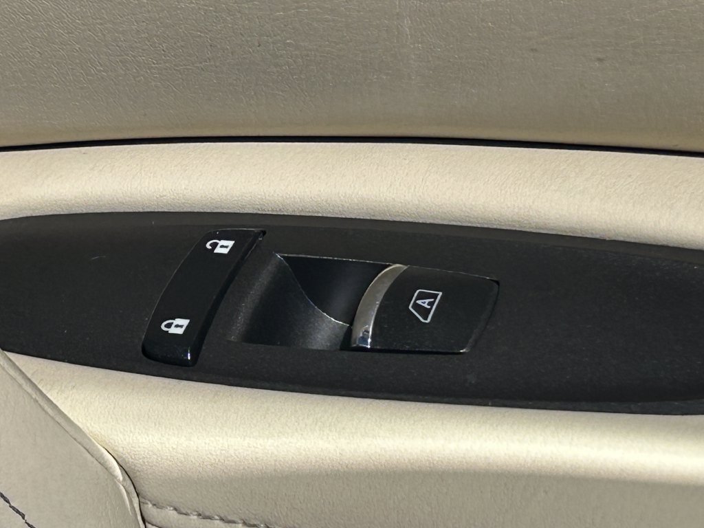 Used 2017 INFINITI QX80 4WD w/ Deluxe Technology Package image 43