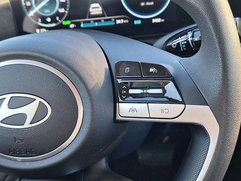 Used 2024 Hyundai Elantra Blue image 17