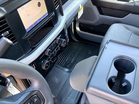 New 2026 Ford F250 XL w/ FX4 Off-Road Package AWD/4WD image 7